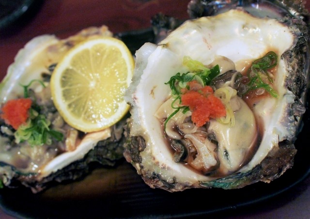直売の牡蠣は生食、加熱の両方で楽しめる！